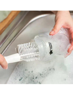 Tommee Tippee 2-in-1 Clean Четка от две части за почистване на бебешки шишета и биберони, бяло и сиво 2