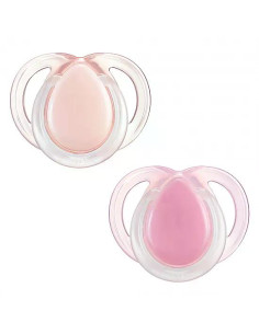 Комплект от 2 бр. ортодонтични залъгалки Tommee Tippee NIGHT TIME със светеща в тъмното дръжка, 0-6м, в розово, в кутия за ст