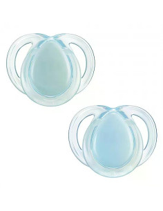 Комплект от 2 бр. ортодонтични залъгалки Tommee Tippee NIGHT TIME със светеща в тъмното дръжка, 0-6м, в синьо, в кутия за сте