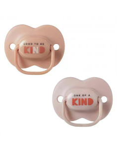 Комплект от 2 бр. ортодонтични залъгалки Tommee Tippee ANY TIME със симетричен силиконов биберон, 6-18м, розови с декор KIND,