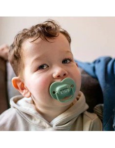 Комплект от 2 бр. ортодонтични залъгалки Tommee Tippee ANY TIME със симетричен силиконов биберон, 6-18м, бежова и зелена с де 2