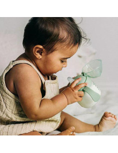 Неразливаща се чаша Tommee Tippee Soft Spout с мек накрайник с антибактериална технология BACSHIELD, с дръжки, в зелен цвят с 2