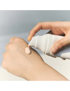 Skin1004 Madagascar Centella Tone Brightening Tone-up Sunscreen 2