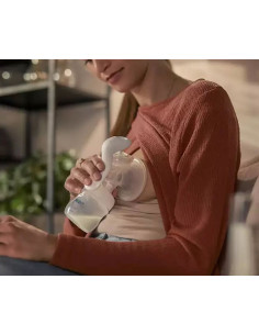 Ръчна помпа за изцеждане на кърма с чаши VIA Philips-Avent Natural Motion 2