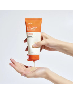 Jumiso All Day Vitamin Clean - Mild Facial Cleanser 2