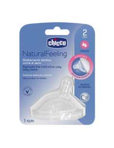 Биберон CHICCO Natural Feeling с изместен център две капки Medium 2 месеца 1 бр.
