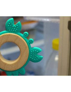 Дървена и силиконова гризалка Babyono Crab 1075/02