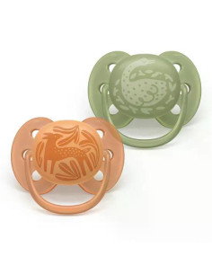 Комплект от 2 броя ортодонтични силиконови залъгалки Philips AVENT Ultra Soft SCF093/06, в кутия за стерилизиране, plant-base