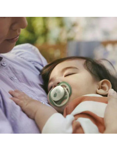 2 броя светещи в тъмното, ортодонтски силиконови залъгалки Philips AVENT SCF376/31 Ultra Air NightTime, 6-18м, с картинки, в  2